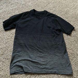 Metal vent tech short sleeve ombré